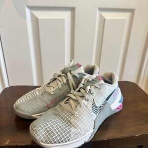 Nike Macon 8 training Athletic Shoes women’s size 7